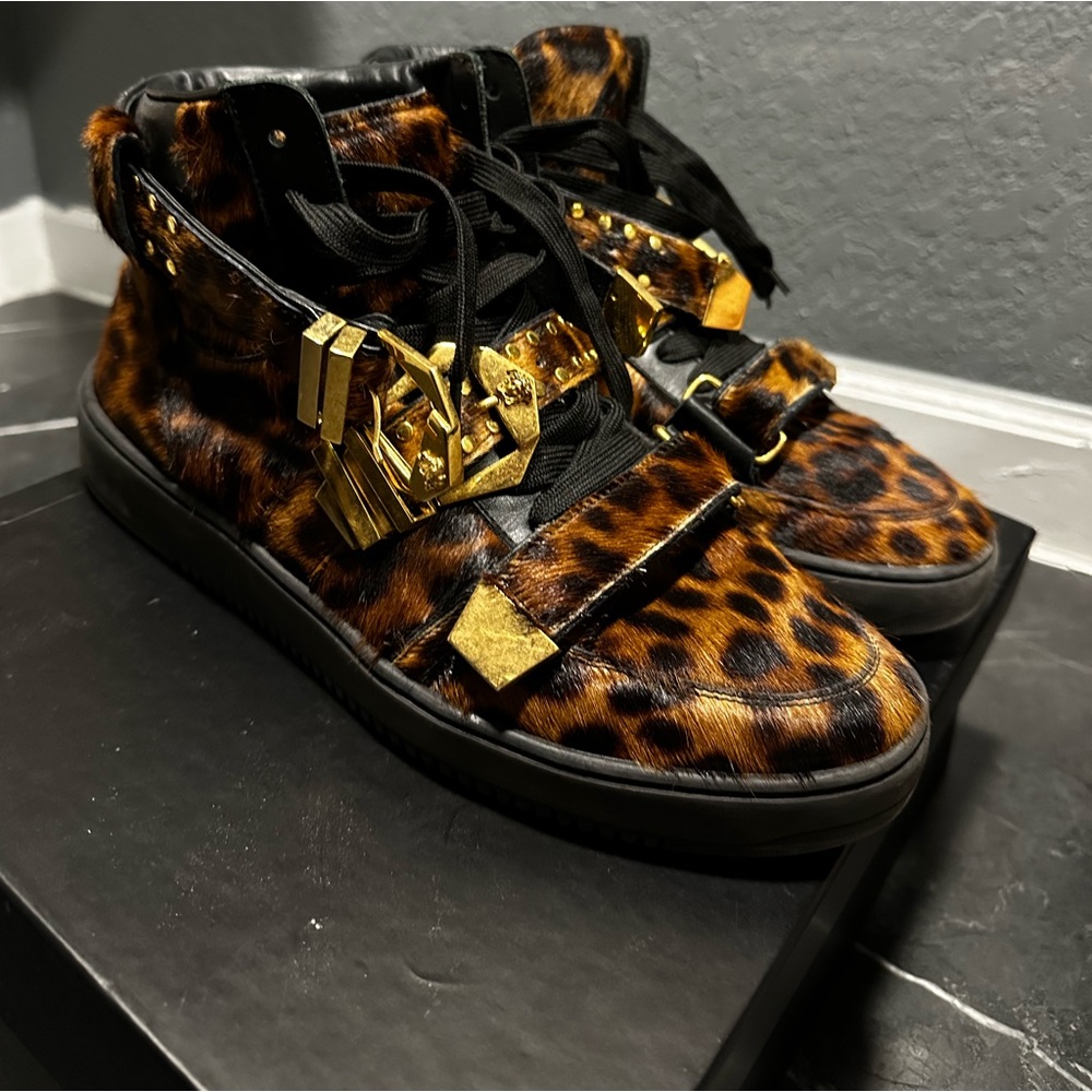 Versace ponyhair leopard print sneakers in a size 43(US 10)